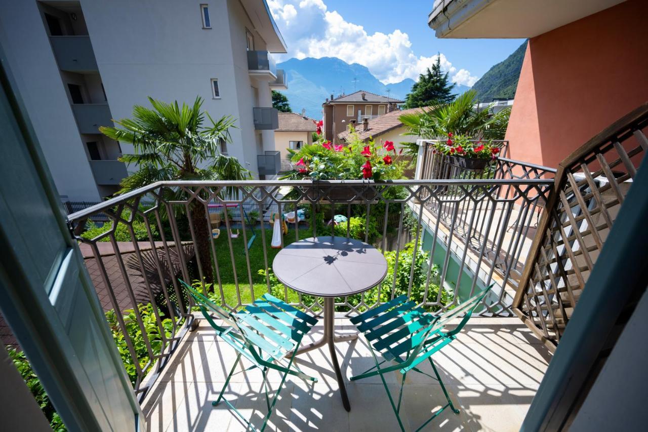 Villa Bellaria Riva del Garda Luaran gambar