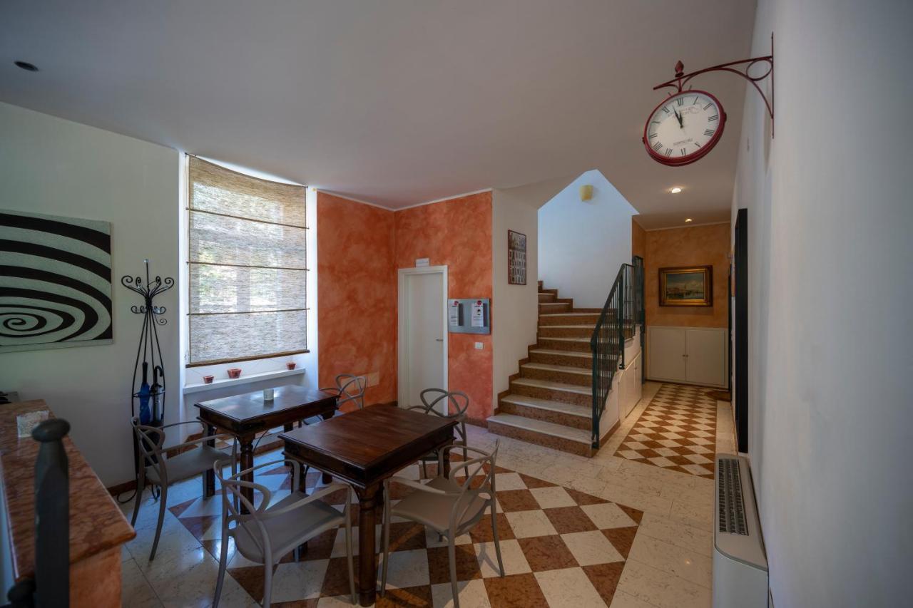 Villa Bellaria Riva del Garda Luaran gambar