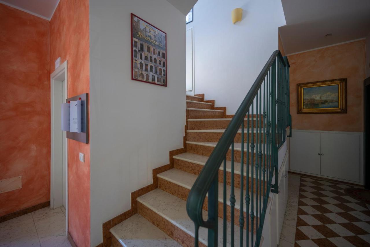 Villa Bellaria Riva del Garda Luaran gambar