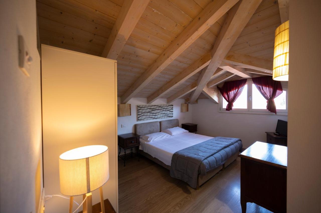 Villa Bellaria Riva del Garda Luaran gambar